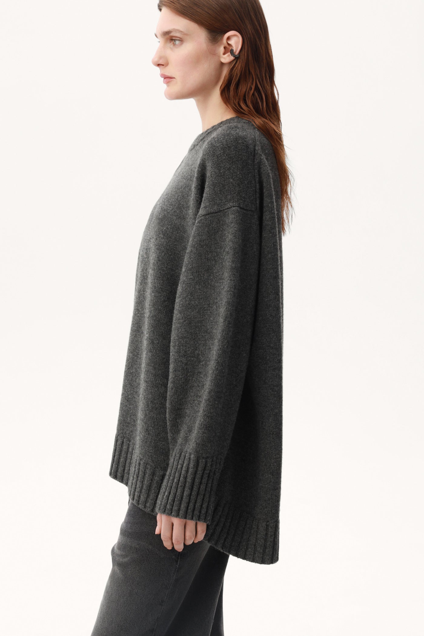 ESTEEM SWEATER